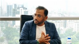 মোবাইল উৎপাদন খাতে অস্থিরতা : ‘গ্রে মার্কেট’ ও নীতিহীনতার দ্বিমুখী চাপ