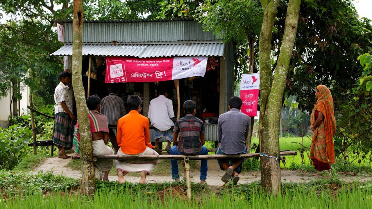 নগর থেকে গ্রাম, ডিজিটাল লেনদেন বদলাচ্ছে জীবন