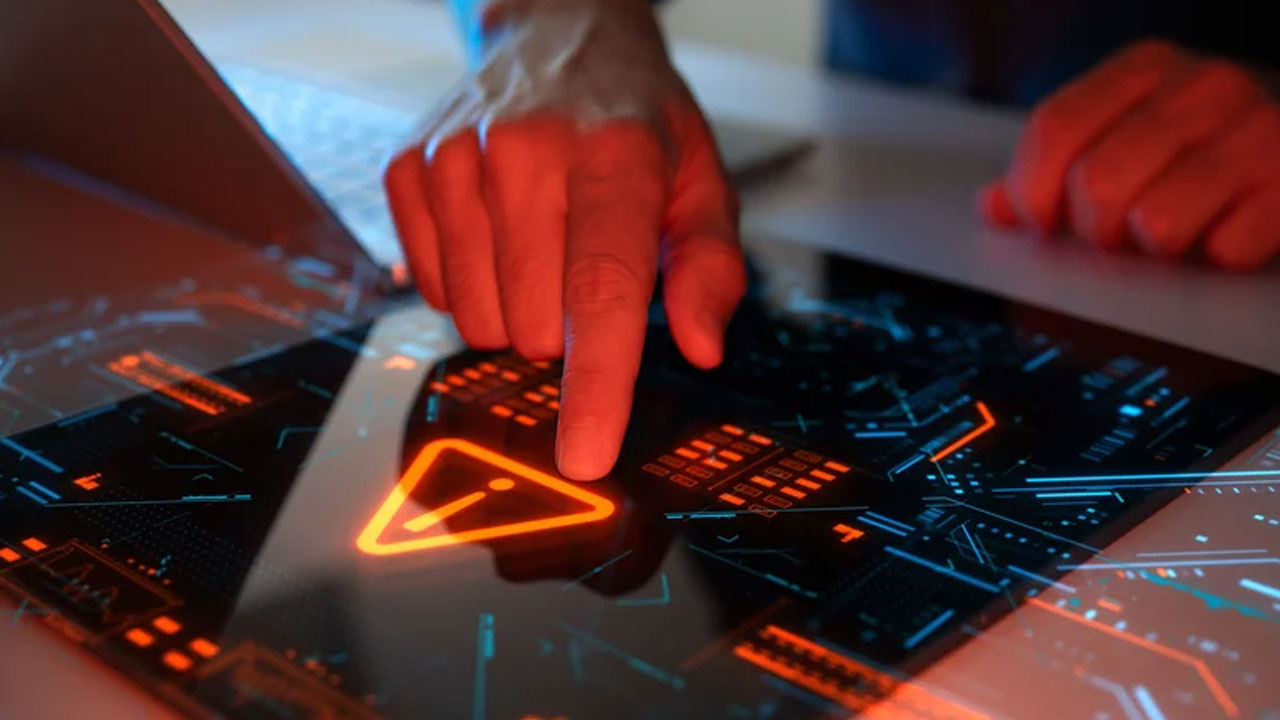 হ্যাকারদের এআই ব্যবহার নিয়ে গুগলের সতর্কবার্তা