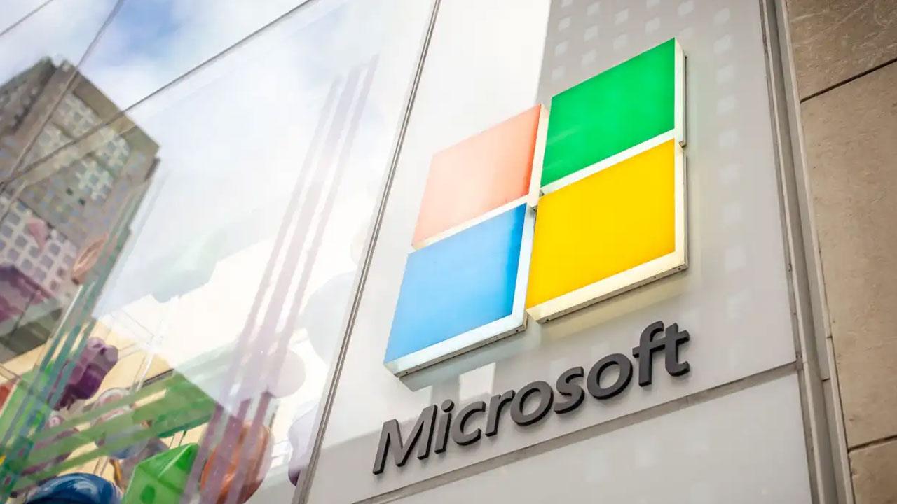 চলতি বছর মাইক্রোসফটের বড় চমক হতে পারে ‘উইন্ডোজ ১২’