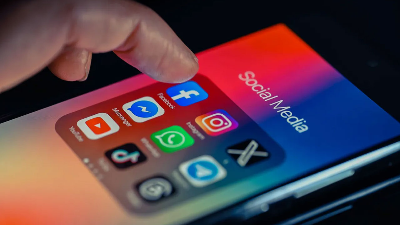 সামাজিক যোগাযোগমাধ্যমে প্রতারণা বেড়েছে আট গুণ, শীর্ষে ফেসবুক