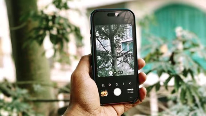 ছোট মুহূর্তগুলো একসাথে দেখার নতুন উপায় আইফোনে