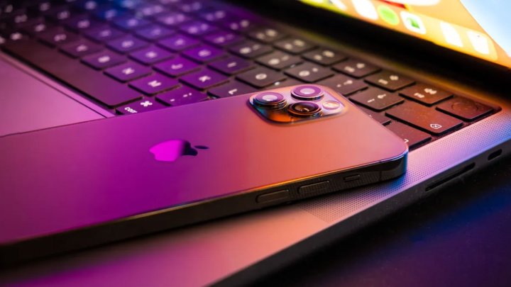 আইফোনের তথ্য চুরি করতে সক্ষম নতুন স্পাইওয়্যারের সন্ধান