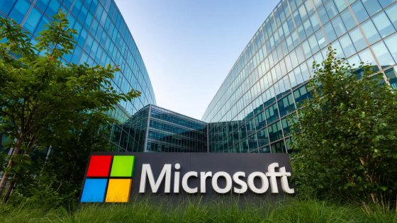 ক্লাউড ব্যবসার প্রবৃদ্ধির আশায় রেকর্ড বিনিয়োগ পরিকল্পনা মাইক্রোসফটের