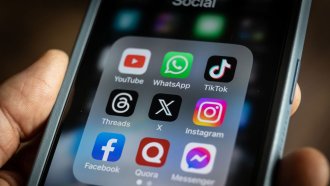 সোশ্যাল মিডিয়া সুরক্ষা: প্রাইভেসি সেটিংস টিপস ও ট্রিকস